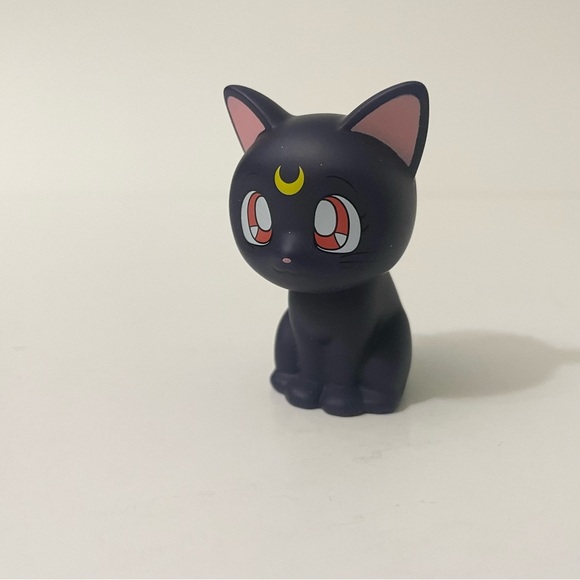 Sailor Moon Mini Luna Figure Guardian Cat 2.5” Tall - Picture 2 of 11